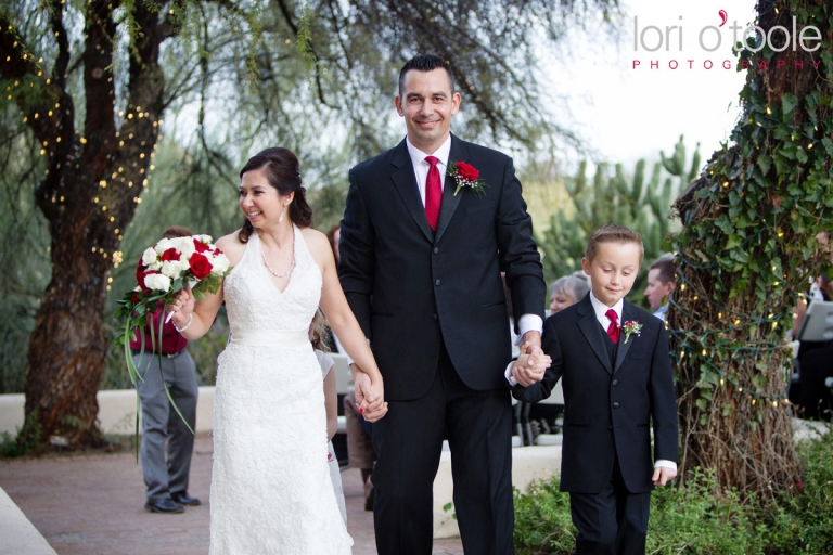 Tohono Chul wedding; Tohono Chul gardens; Victoria and Tim