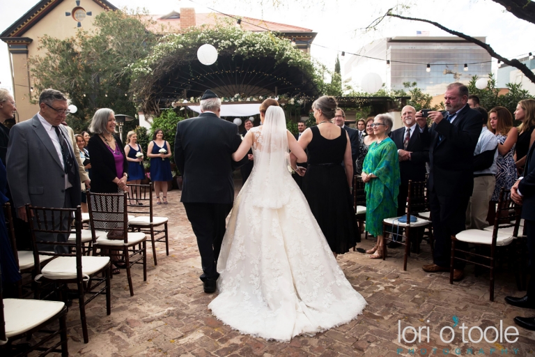 Stillwell House and Gardens; Lori OToole Photography; Clare and Rob wedding